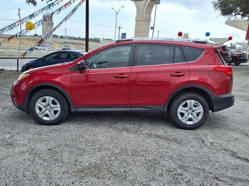 Used 2015 Toyota RAV4 LE image 4
