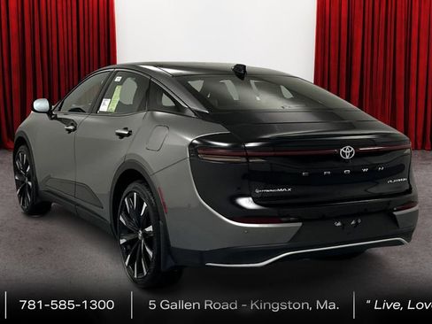 New 2025 Toyota Crown Platinum AWD/4WD image 7