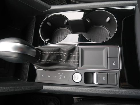 Used 2022 Volkswagen Atlas SE image 35