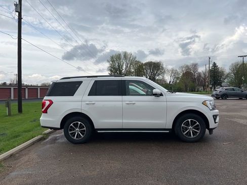 Used 2020 Ford Expedition XLT w/ Equipment Group 202A AWD/4WD image 4