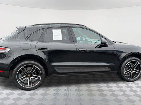 Used 2021 Porsche Macan w/ Premium Package image 4