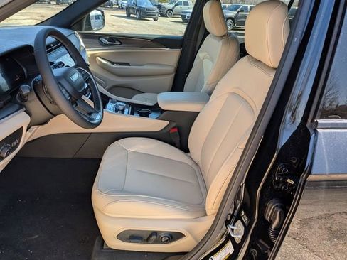 New 2026 Jeep Grand Cherokee Limited image 8