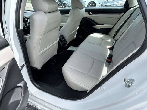Used 2022 Honda Accord Touring image 10