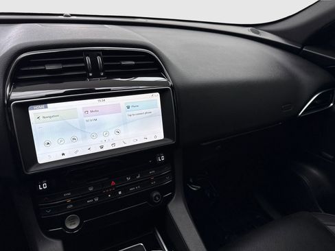 Used 2018 Jaguar F-PACE Prestige AWD/4WD image 24