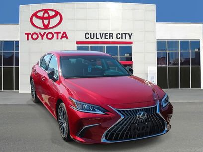 Used 2025 Lexus ES 300h w/ Premium Package