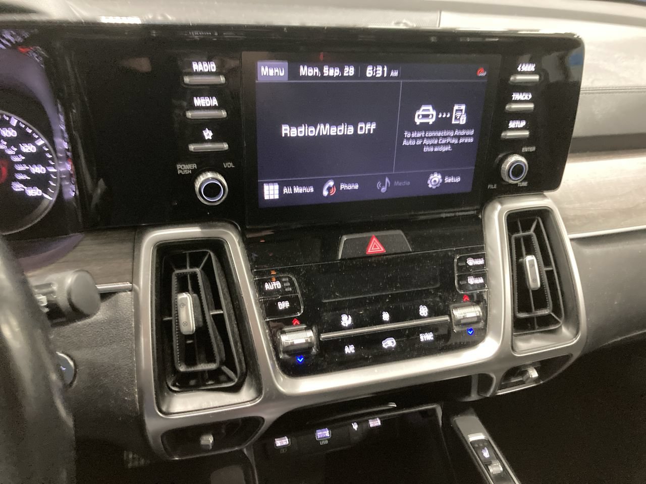 Used 2021 Kia Sorento EX w/ Panoramic Sunroof Package AWD/4WD image 14
