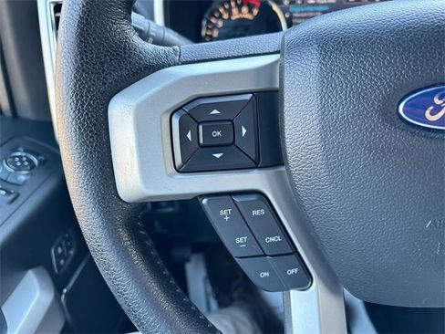 Used 2015 Ford F150 Lariat image 27