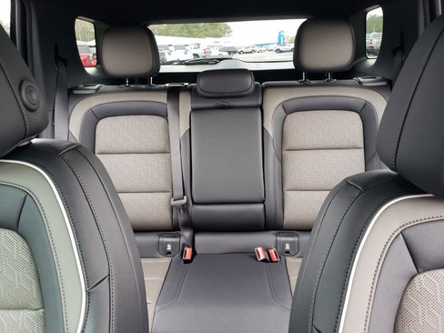 New 2026 Chevrolet Equinox LT image 32