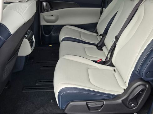 New 2026 Kia Carnival SX Prestige FWD image 8