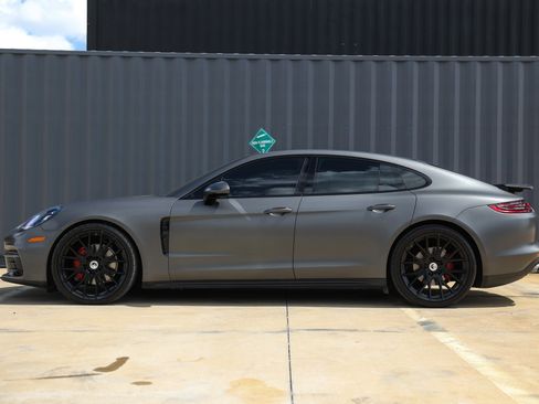 Used 2018 Porsche Panamera 4 image 31