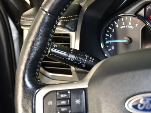 Used 2023 Ford Expedition XLT AWD/4WD image 17