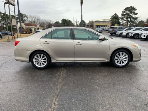 Used 2013 Toyota Camry LE image 4