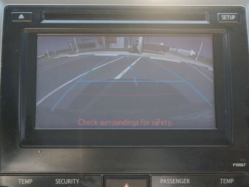 Used 2012 Toyota Camry XLE w/ Leather Pkg image 7