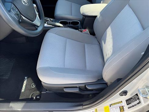 Used 2015 Toyota Corolla LE image 7