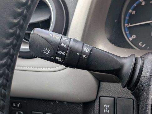 Used 2017 Toyota RAV4 XLE AWD/4WD image 27
