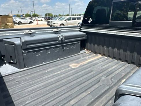 Used 2023 Nissan Titan Platinum Reserve w/ Moonroof Package AWD/4WD image 18