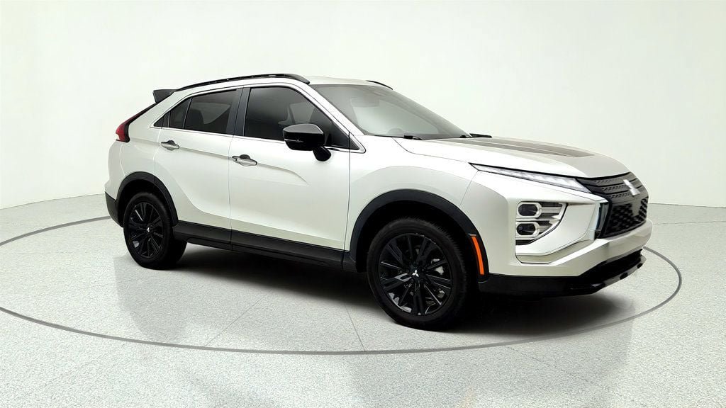 Used 2025 Mitsubishi Eclipse Cross AWD image 3