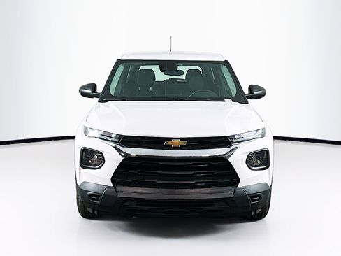 Used 2022 Chevrolet TrailBlazer LS image 2
