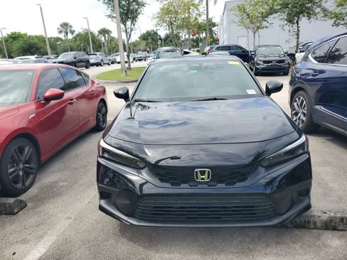 Used 2023 Honda Civic Sport image 2