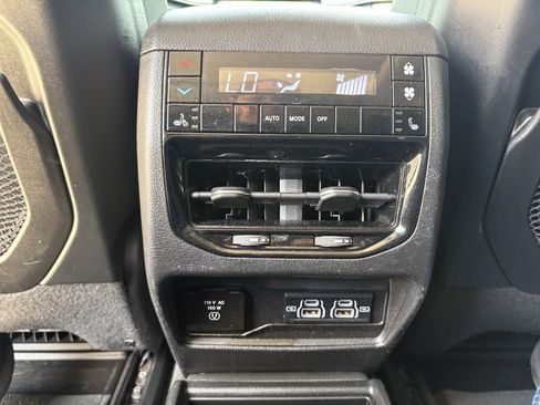 Used 2023 Jeep Grand Cherokee L Limited w/ Luxury Tech Group II AWD/4WD image 26
