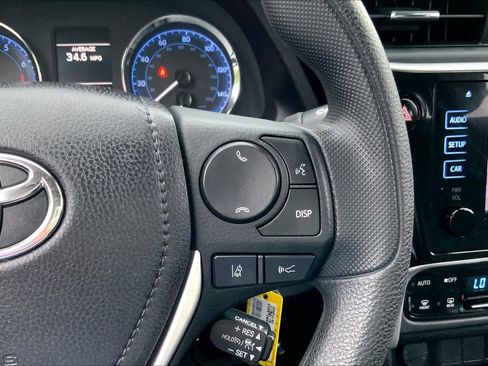 Used 2018 Toyota Corolla LE FWD image 25