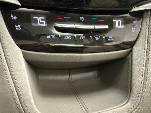 Used 2022 Cadillac XT6 Premium Luxury image 25