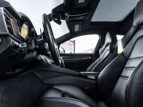 Used 2020 Porsche Panamera GTS image 23