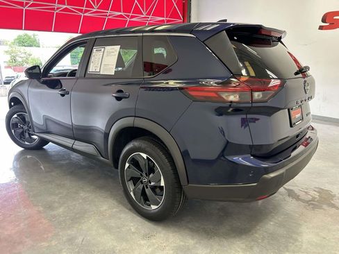 Used 2024 Nissan Rogue SV AWD/4WD image 6