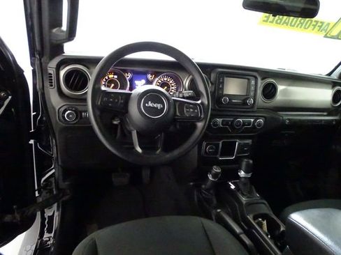 Used 2021 Jeep Wrangler Unlimited Sport image 4