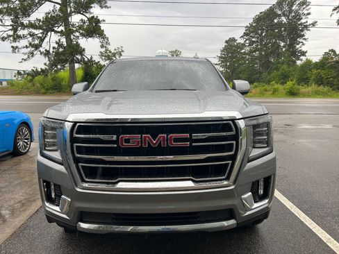 Used 2023 GMC Yukon SLT RWD image 2