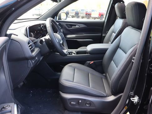 Used 2026 Chevrolet Traverse LT w/ Sun and Wheel Package AWD/4WD image 7