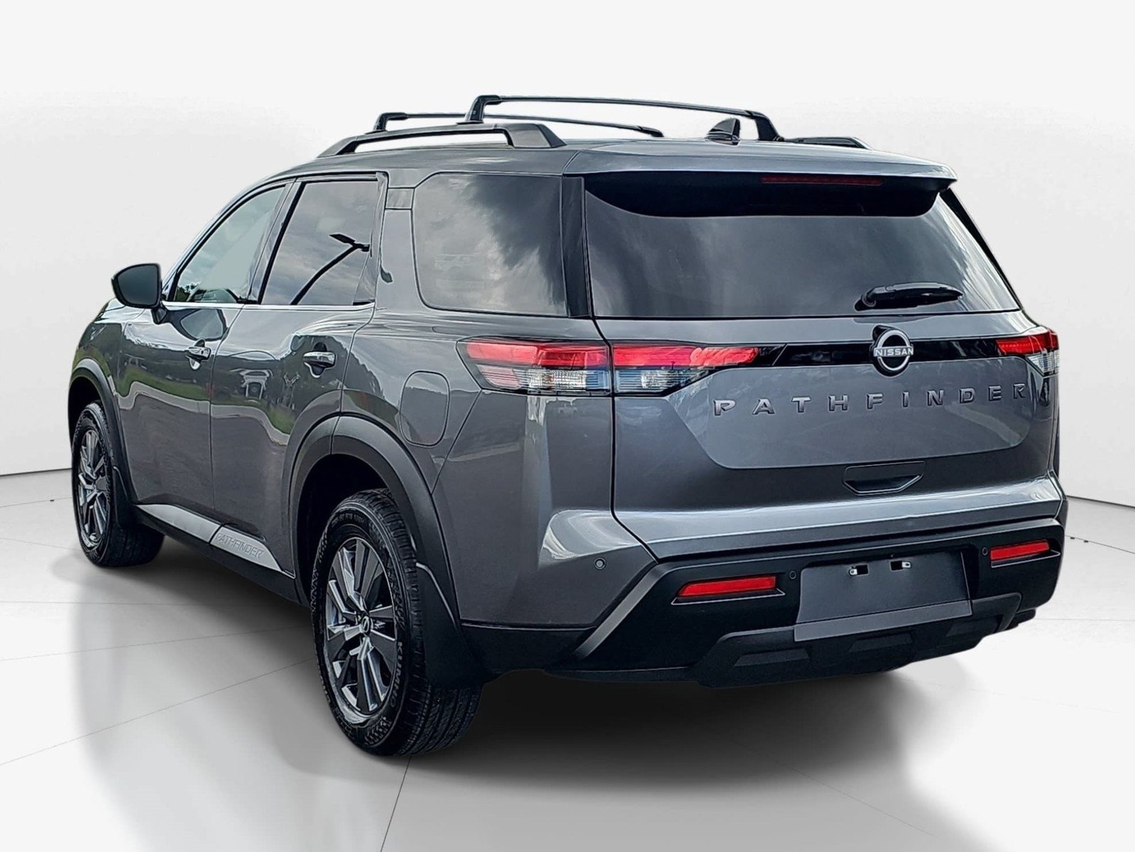 Used 2026 Nissan Pathfinder SV FWD image 6