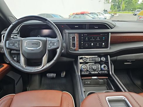 Used 2023 GMC Yukon XL Denali Ultimate w/ LPO, Floor Liner Package AWD/4WD image 12