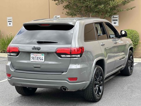 Used 2022 Jeep Grand Cherokee Laredo X RWD image 13