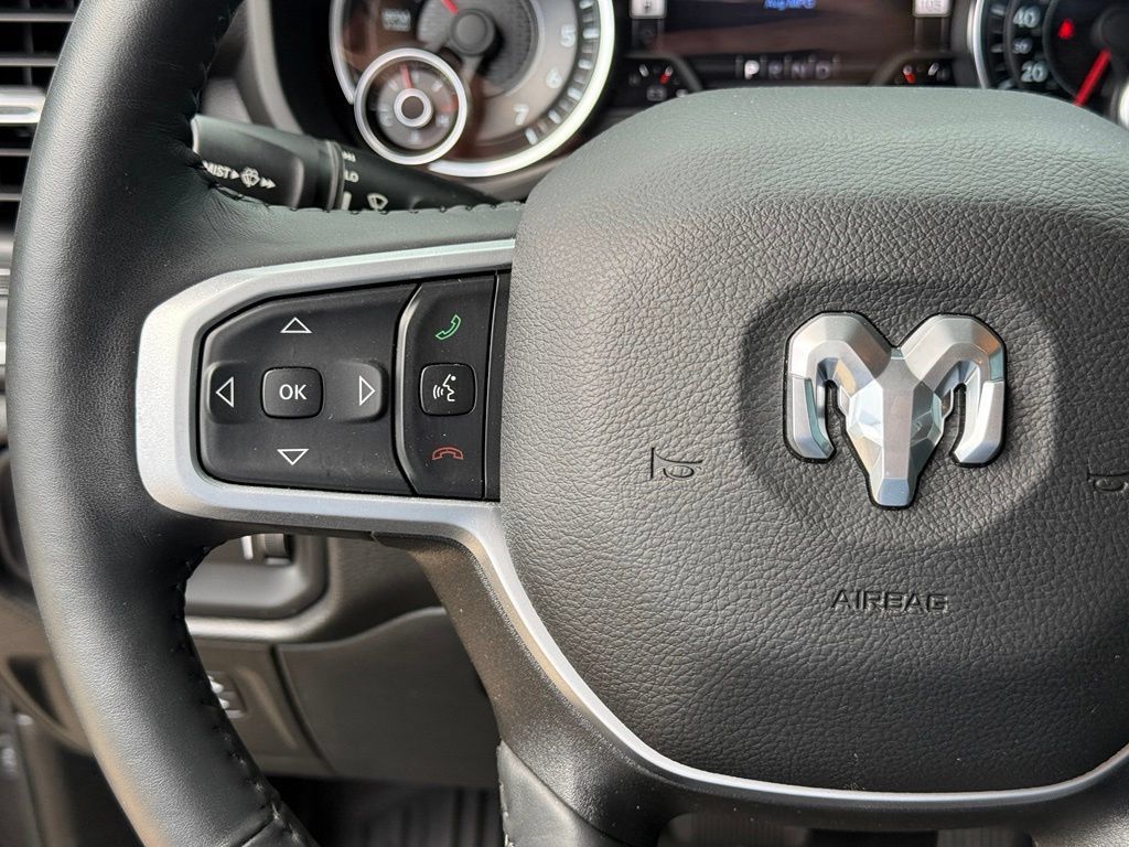 Used 2022 RAM 1500 Big Horn AWD/4WD image 16