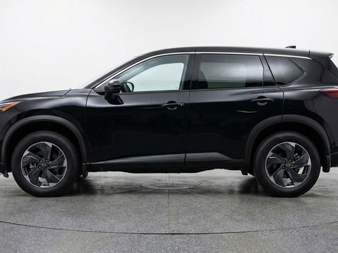 Used 2025 Nissan Rogue SV image 5