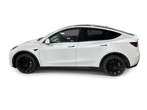 Certified 2023 Tesla Model Y Long Range AWD/4WD image 3