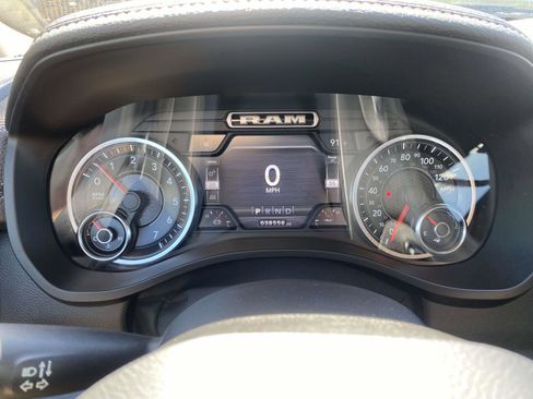 Used 2019 RAM 1500 Laramie AWD/4WD image 22