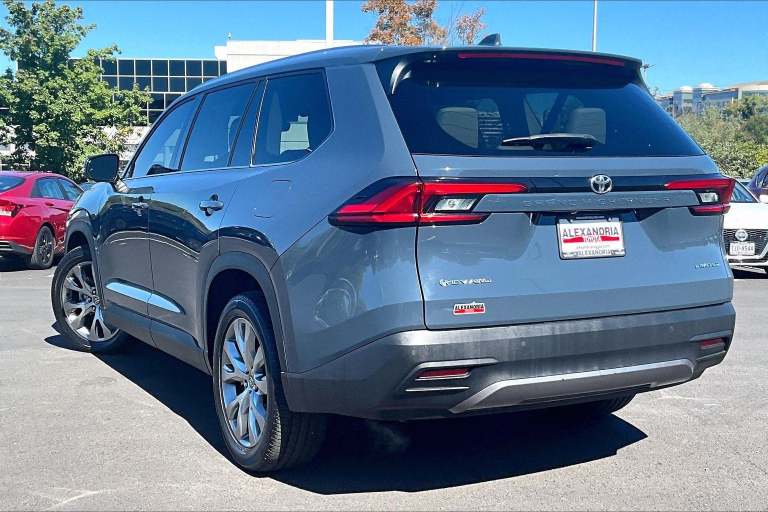 Used 2024 Toyota Grand Highlander AWD Hybrid image 11