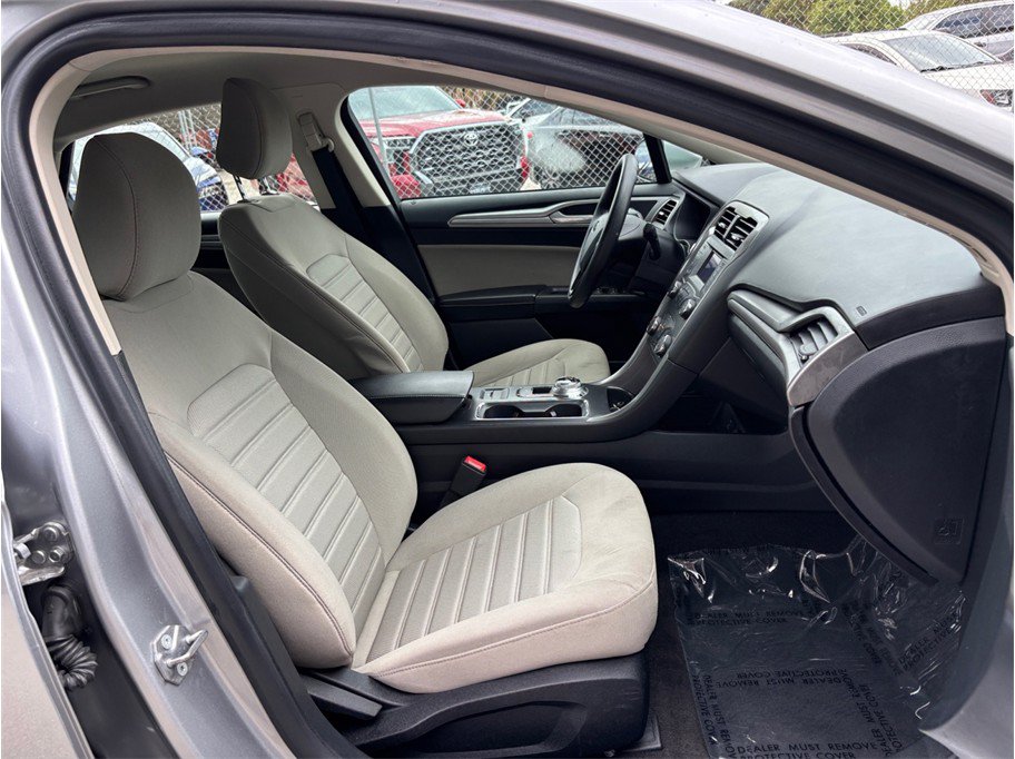 Used 2020 Ford Fusion S FWD image 33