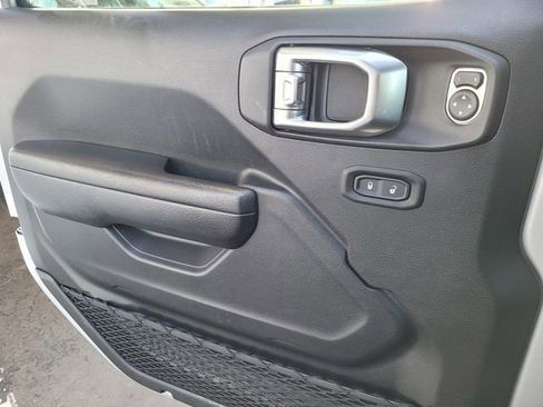 Used 2023 Jeep Wrangler Unlimited w/ Convenience Group image 15