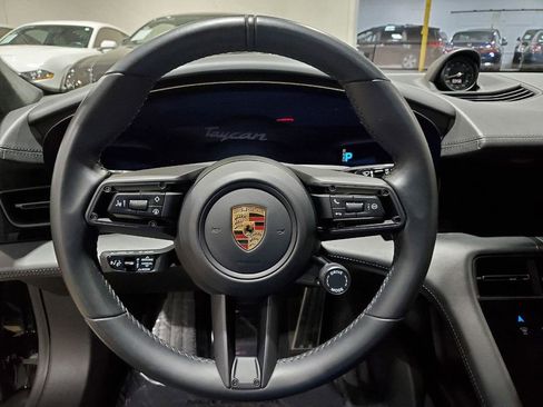 Used 2022 Porsche Taycan GTS image 32