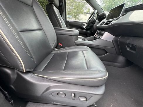 Used 2024 GMC Yukon SLT RWD image 5