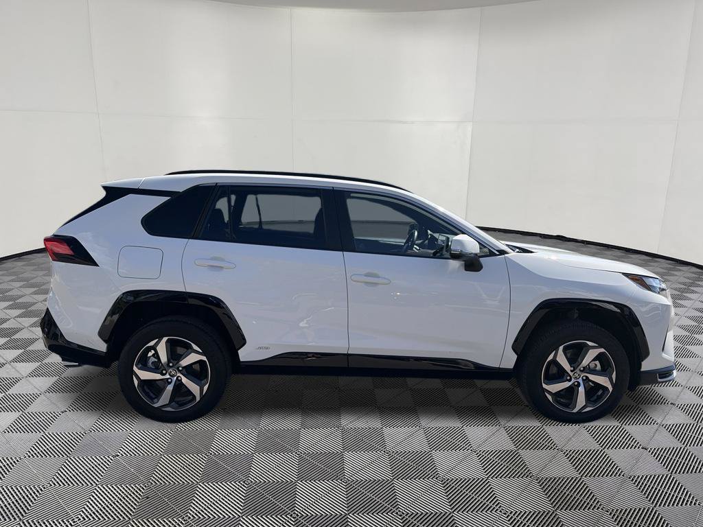 Used 2025 Toyota RAV4 SE AWD/4WD image 10