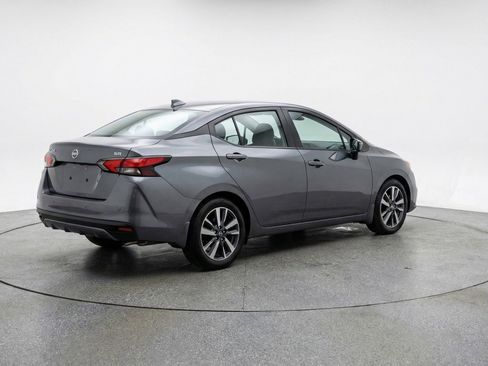 Used 2025 Nissan Versa SV image 9