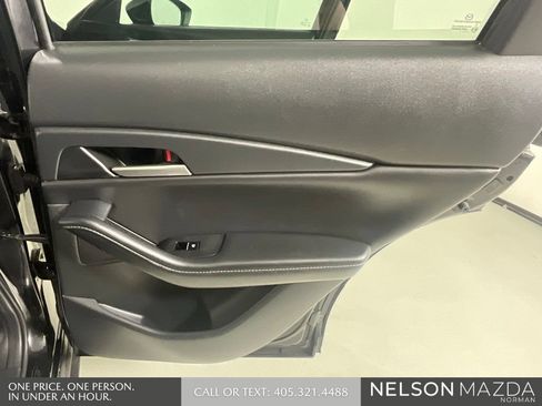 Used 2021 MAZDA CX-30 FWD 2.5 S w/ Select Package image 22