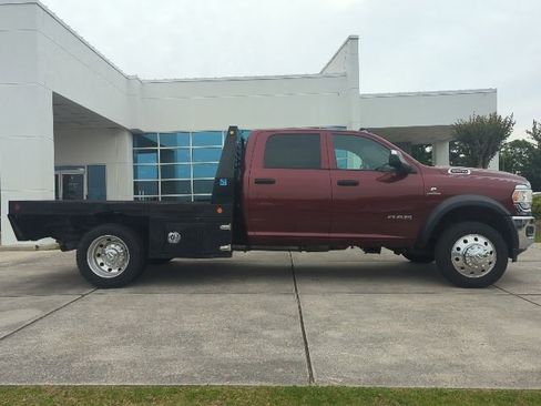 Used 2022 RAM 5500 Tradesman w/ Chrome Appearance Group AWD/4WD image 8
