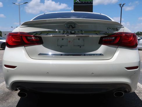 Used 2019 INFINITI Q70 Luxe w/ Sport Package RWD image 9