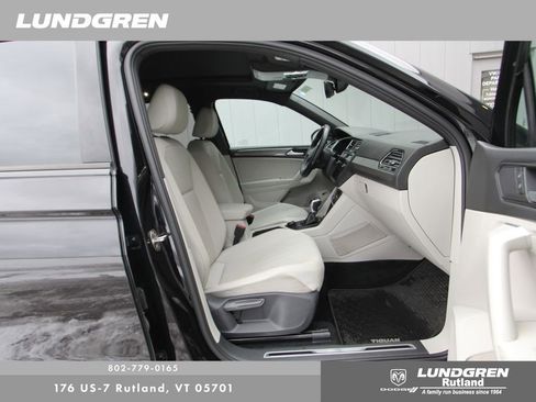 Used 2022 Volkswagen Tiguan SE R-Line image 9