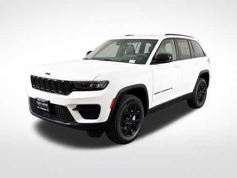 New 2025 Jeep Grand Cherokee Laredo image 3